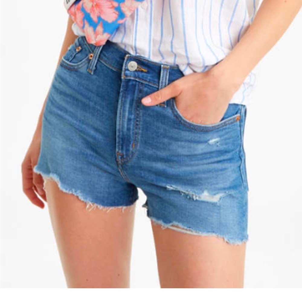 High Waisted Cut Off Levi Shorts Size 27